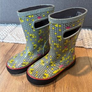 BOGS Kids' Gray and Yellow Rain Boots, queen bee size 11